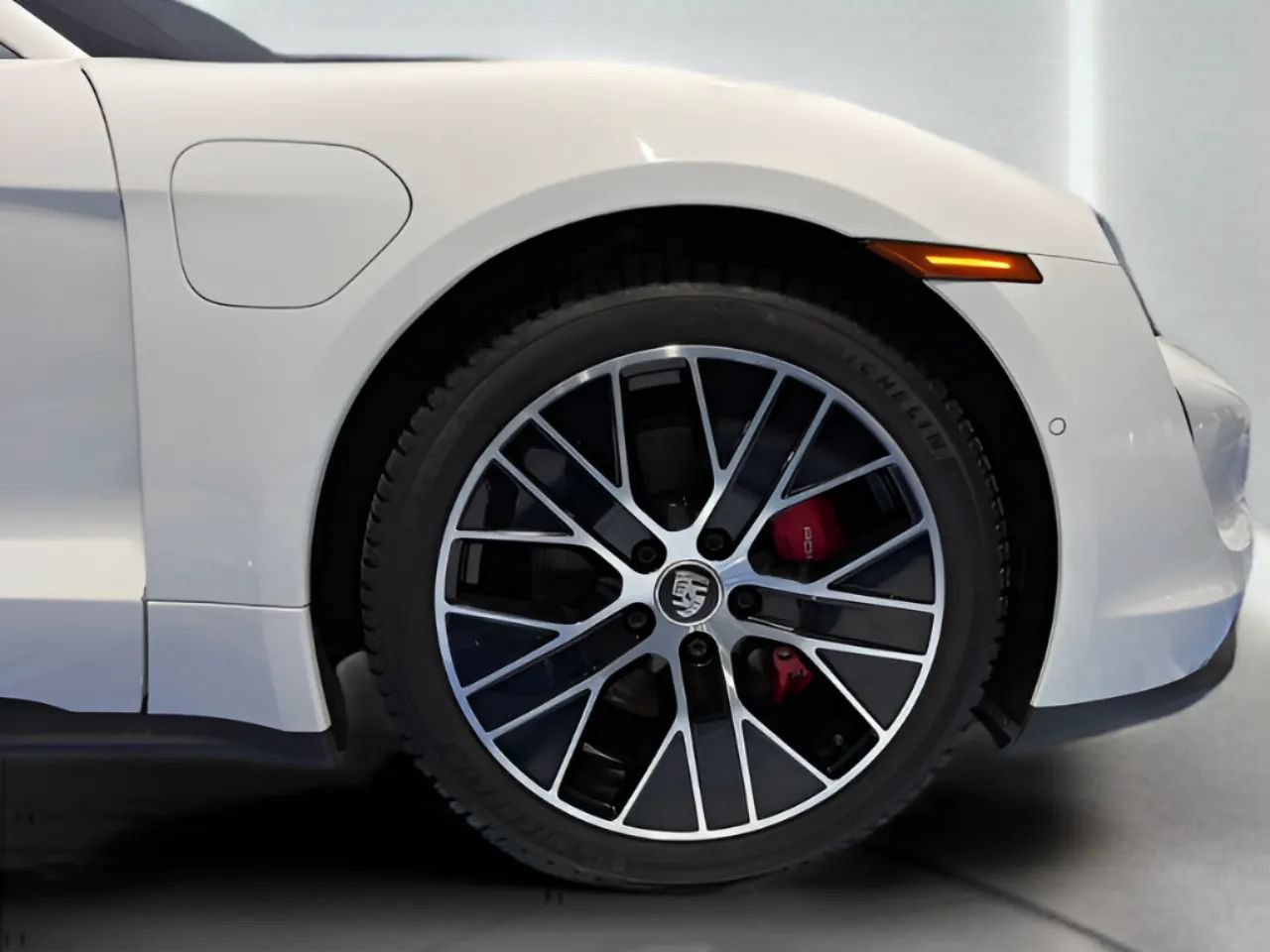 Used 2022 Porsche Taycan 4S AWD/4WD image 31