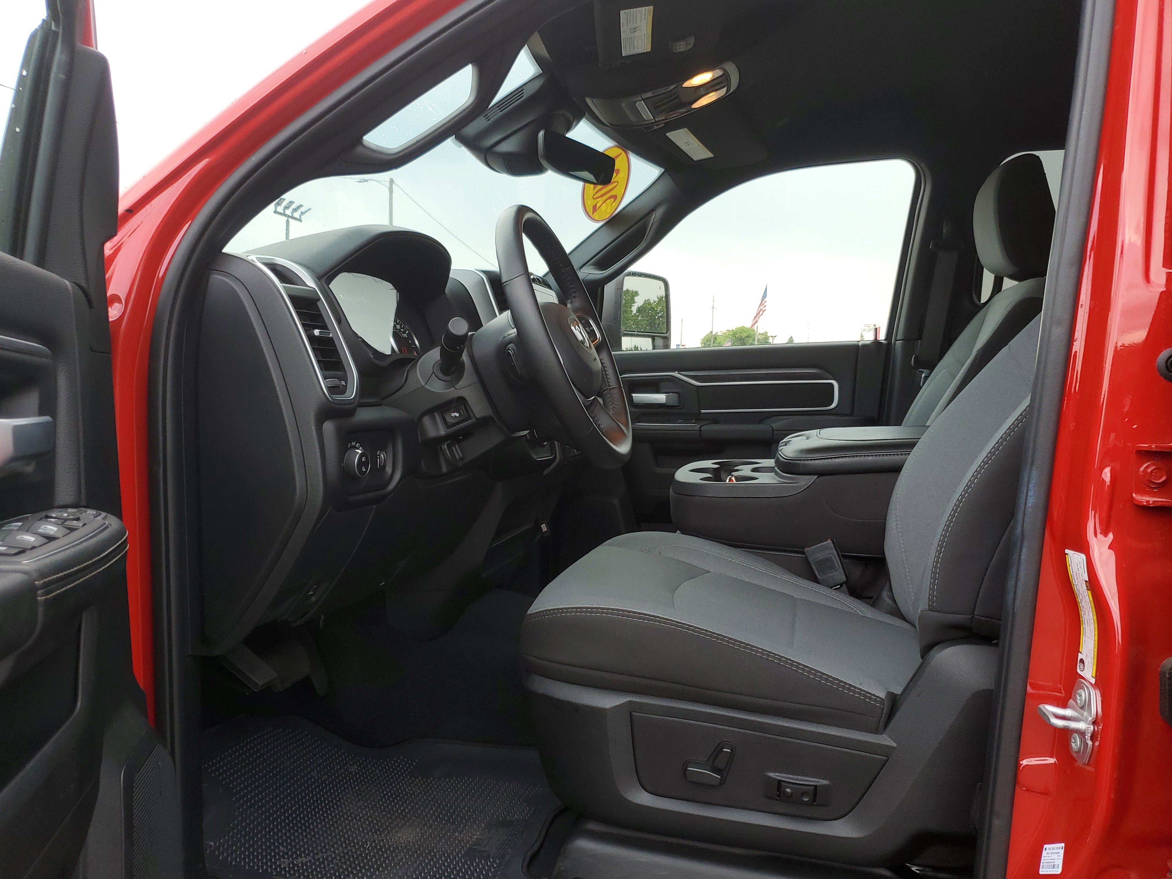 Used 2024 RAM 2500 Big Horn w/ Safety Group image 8