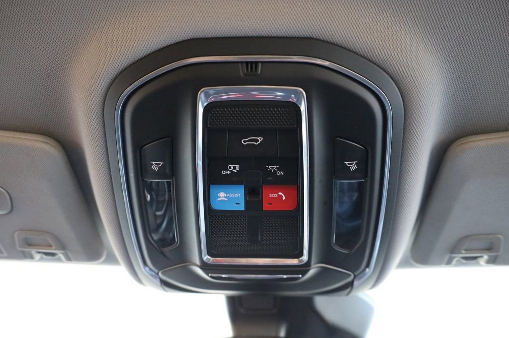 Used 2022 Jeep Grand Cherokee L Limited w/ Trailer Tow Group (B) image 34