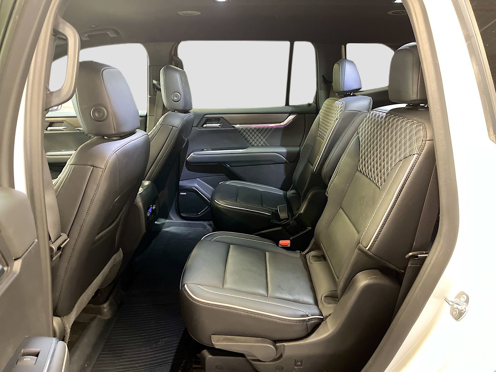 Used 2024 GMC Acadia Denali w/ LPO, Floor Liner Package image 25