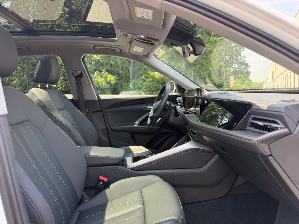 Certified 2025 Audi Q5 Premium w/ Convenience Package AWD/4WD image 19