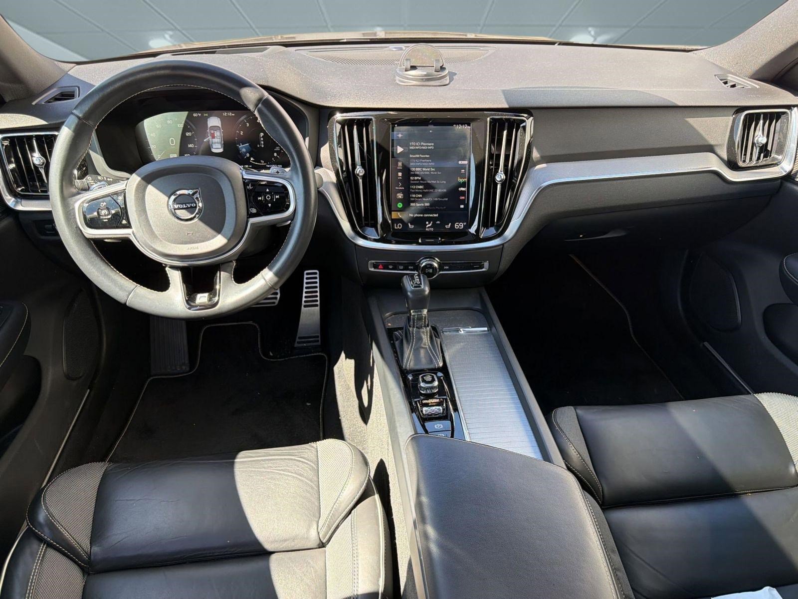 Used 2019 Volvo S60 T5 R-Design image 25