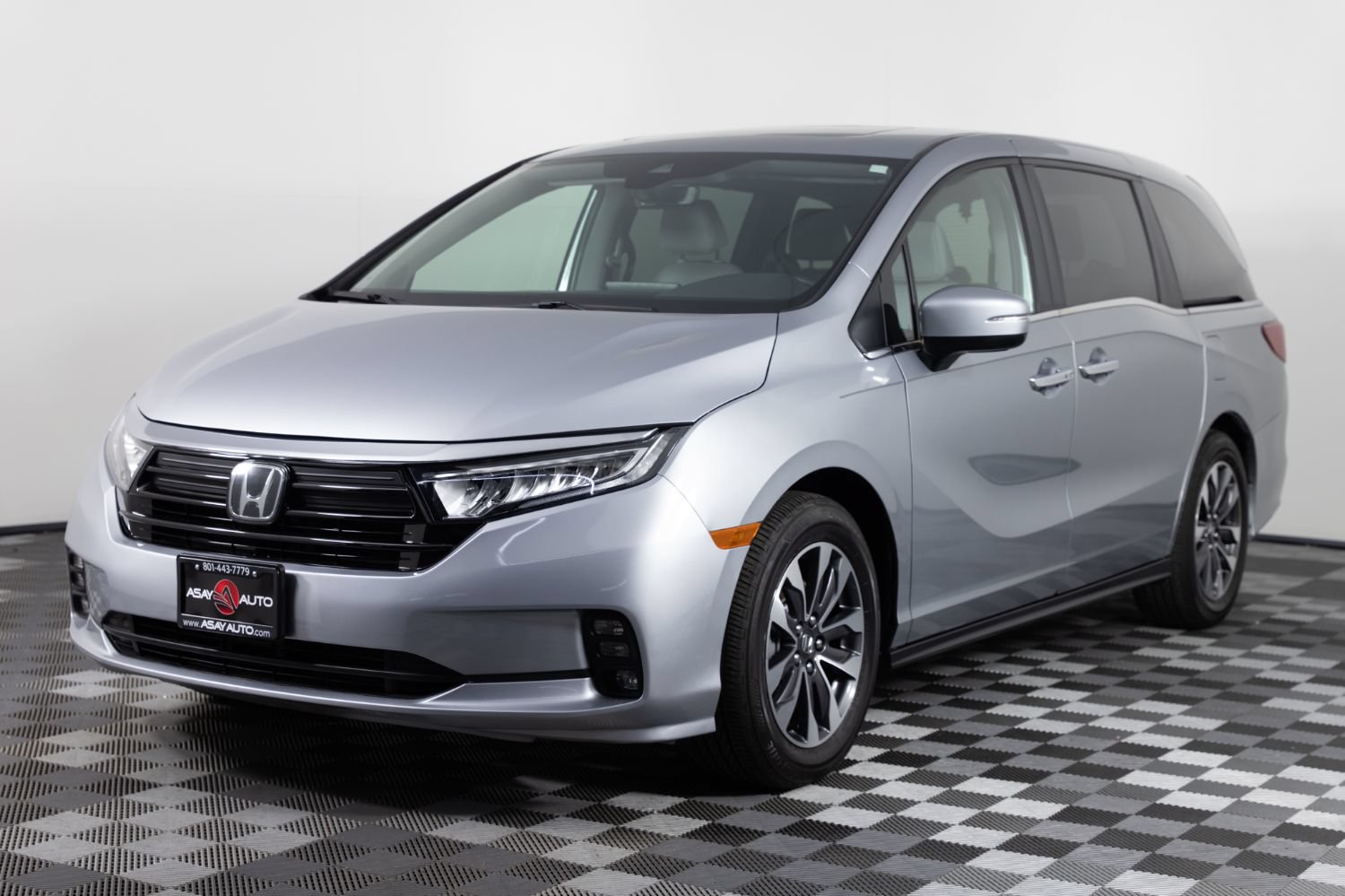 Used 2024 Honda Odyssey EX-L image 2