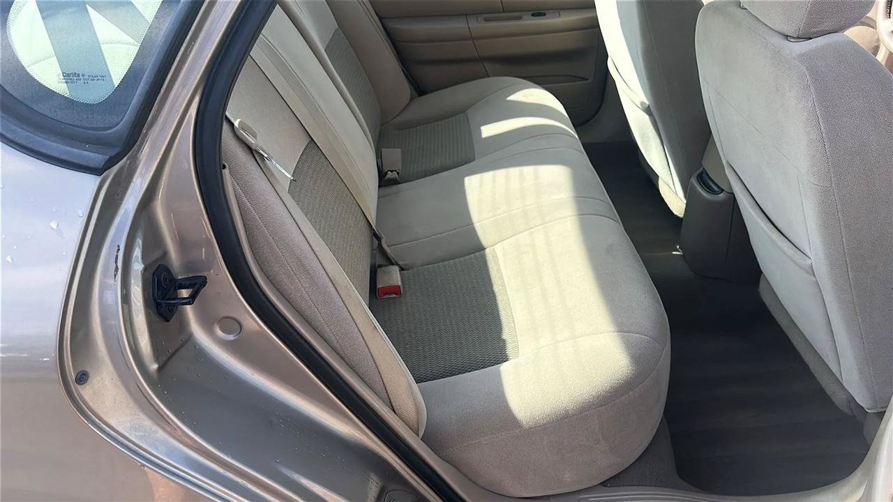 Used 2006 Ford Taurus SEL FWD image 31
