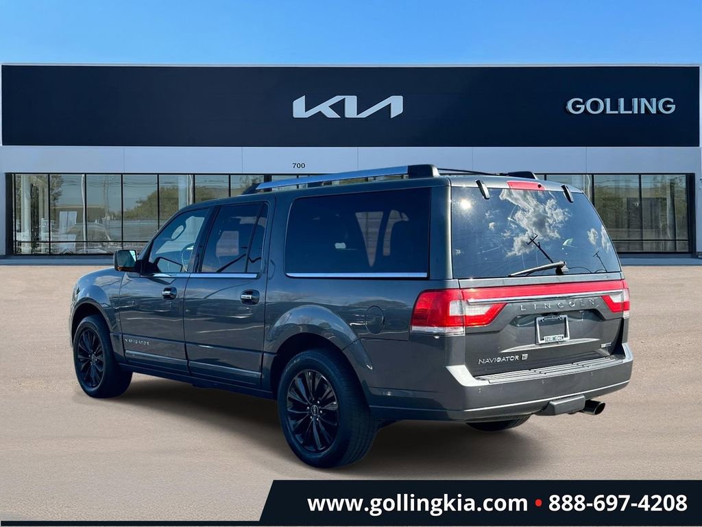 Used 2015 Lincoln Navigator L 4WD image 4