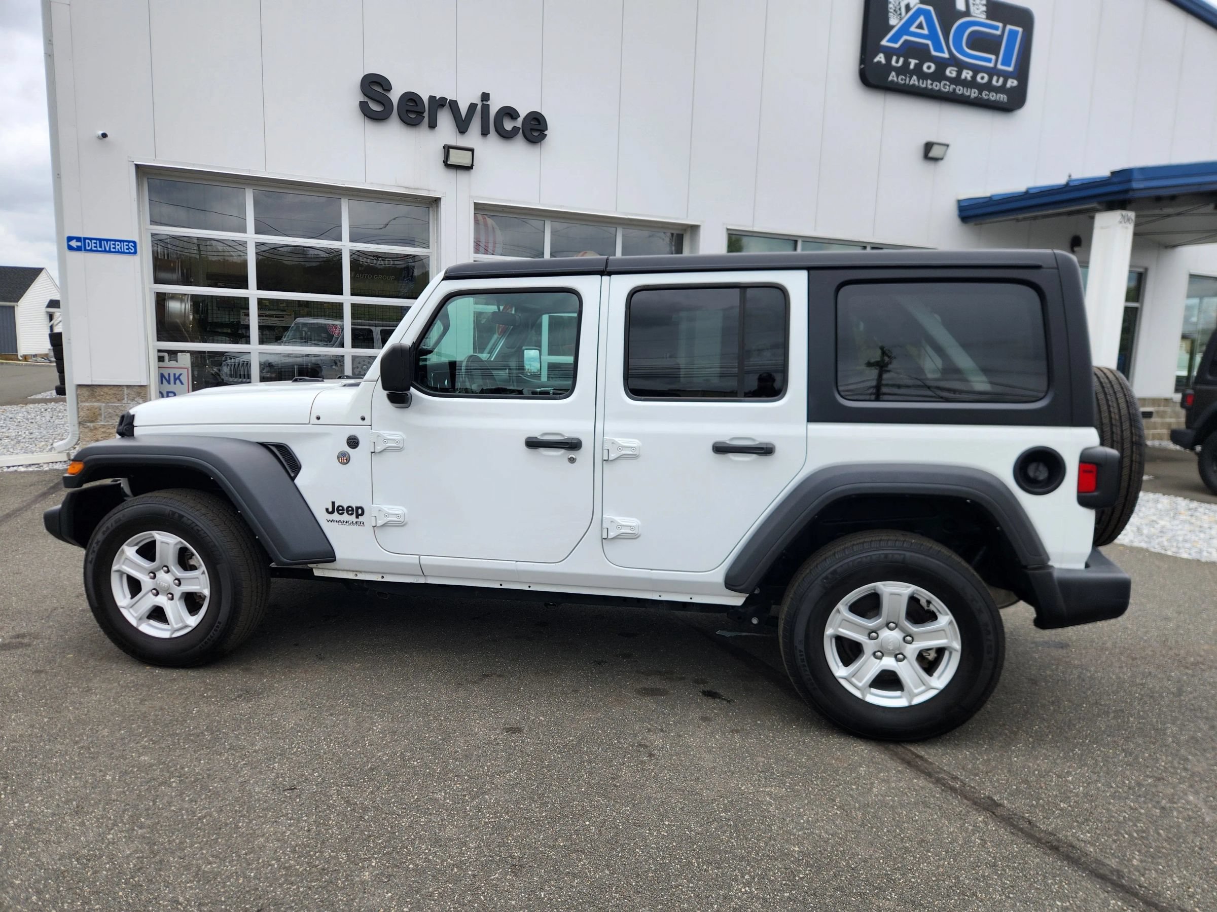 Used 2022 Jeep Wrangler Unlimited Sport AWD/4WD image 10