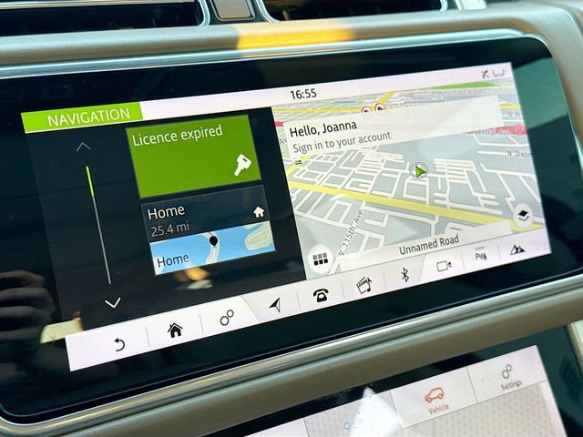 Used 2020 Land Rover Range Rover HSE image 33