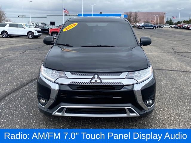 Used 2019 Mitsubishi Outlander ES FWD image 3