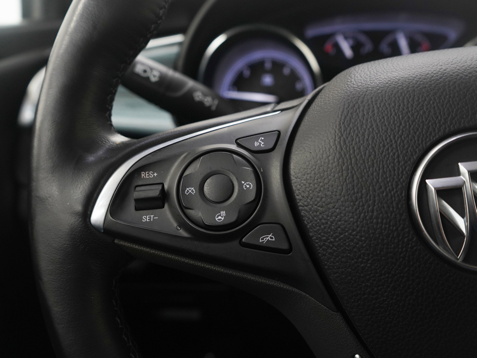 Used 2019 Buick Envision Essence image 26