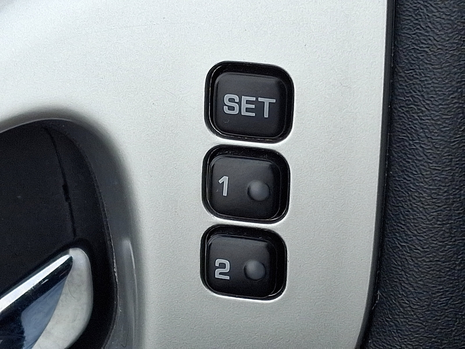 Used 2020 Nissan Pathfinder SL w/ Cargo Package AWD/4WD image 28