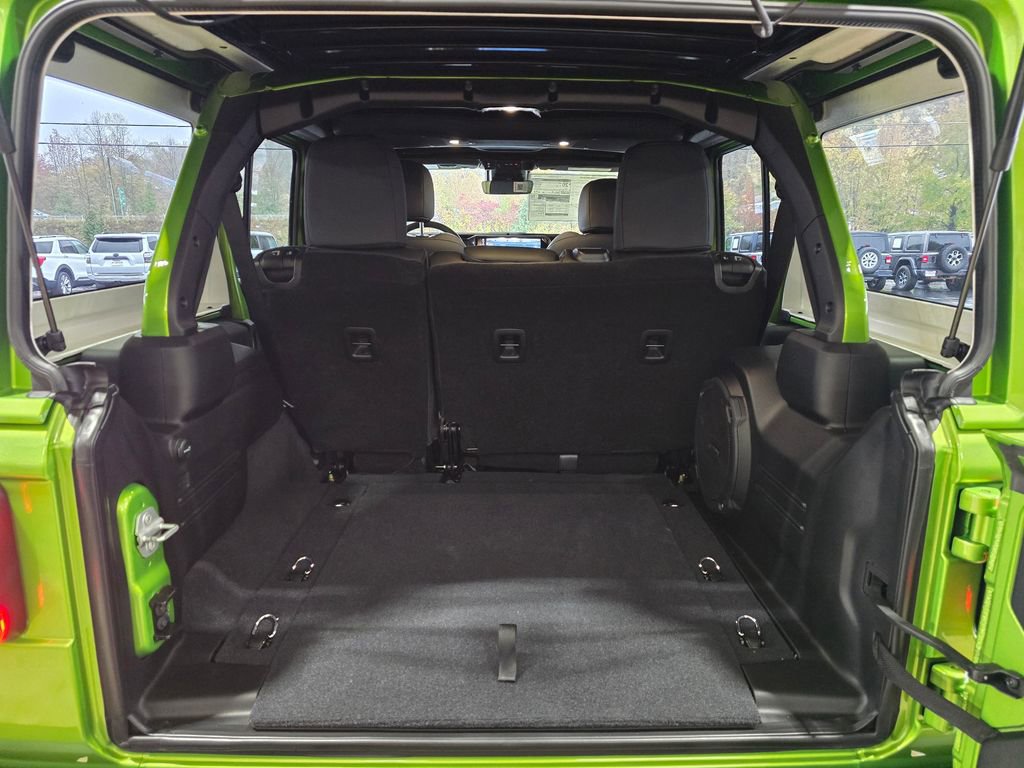 New 2025 Jeep Wrangler Unlimited Rubicon w/ Technology Group image 12