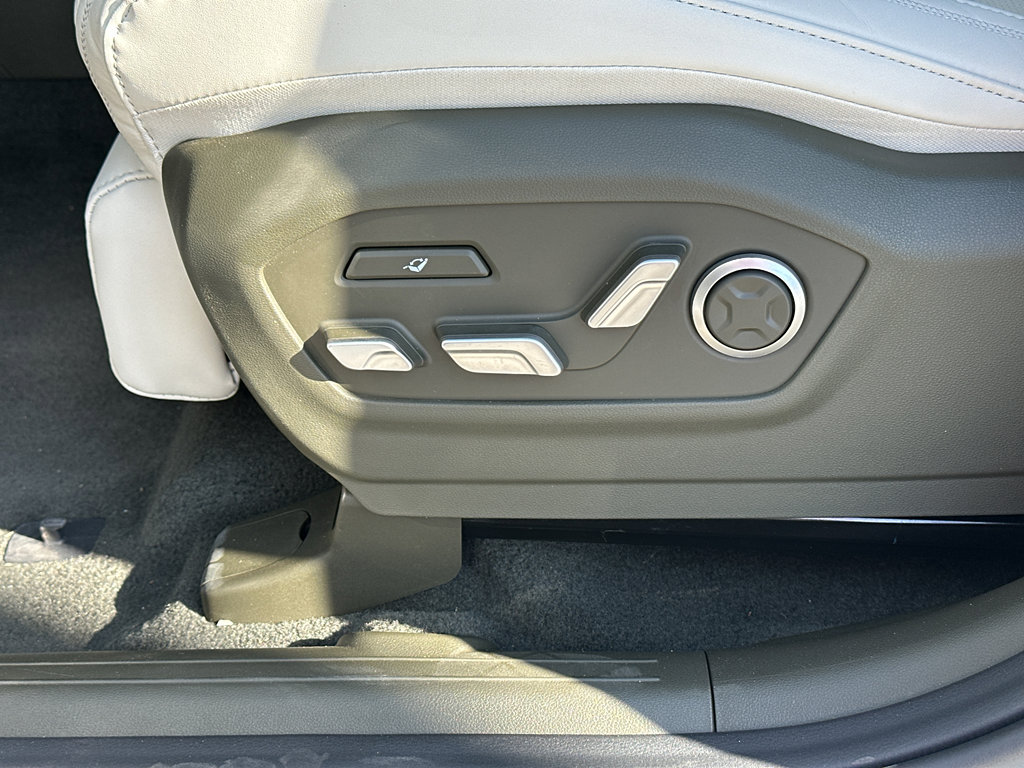 New 2025 Hyundai Santa Fe Calligraphy image 29