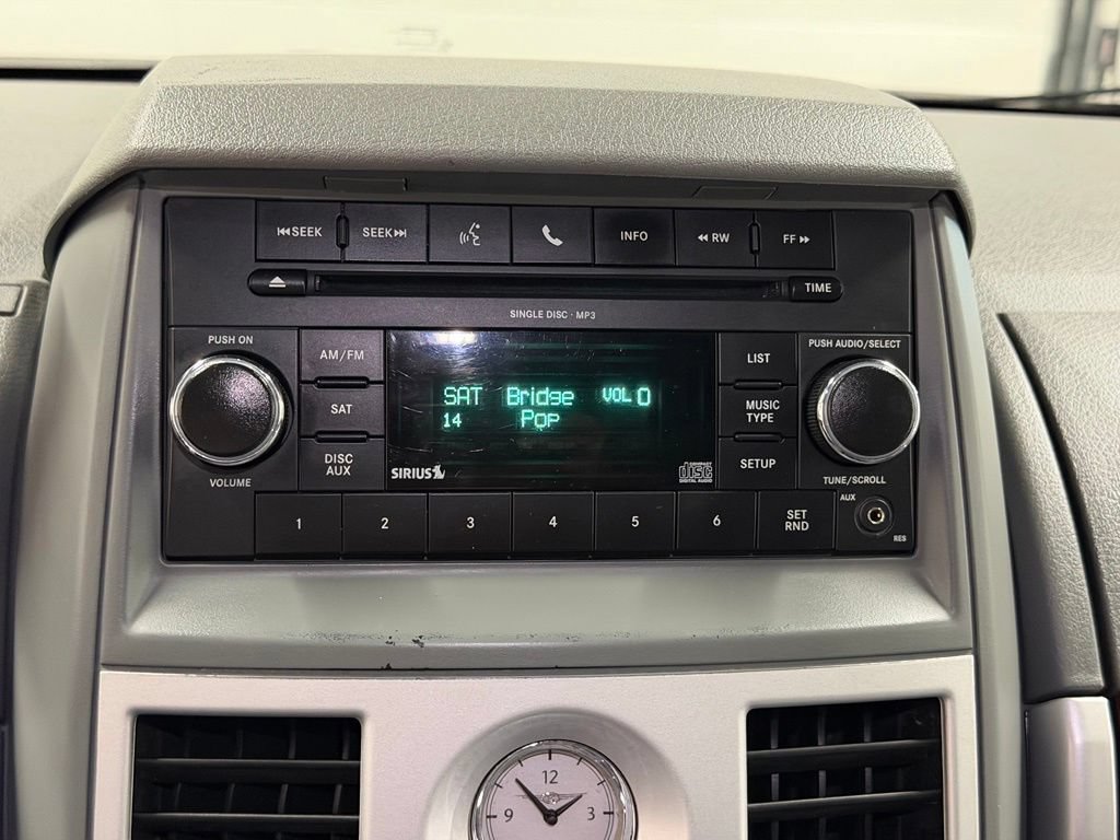 Used 2010 Chrysler Town & Country Touring FWD image 29