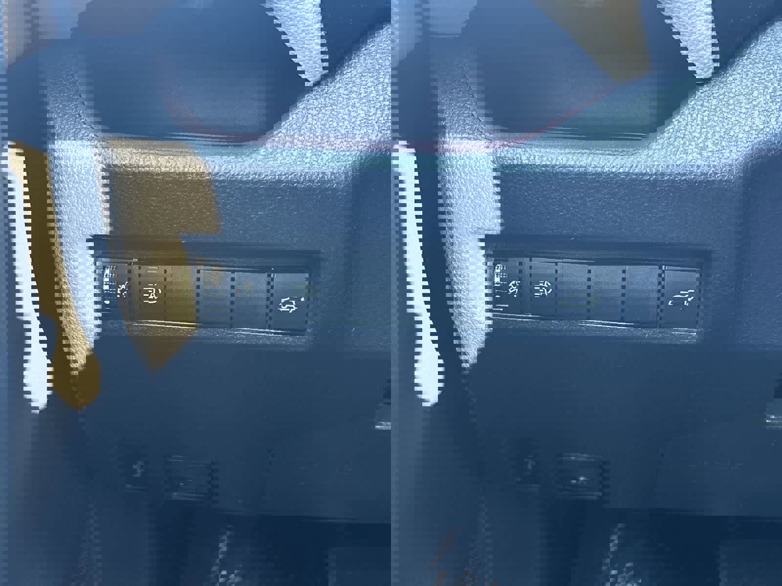 Used 2020 Toyota RAV4 Limited image 16