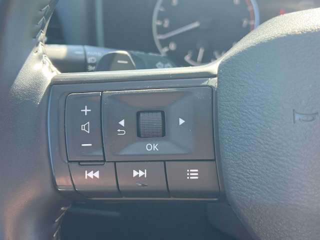 Certified 2025 Nissan Rogue SV AWD/4WD image 18