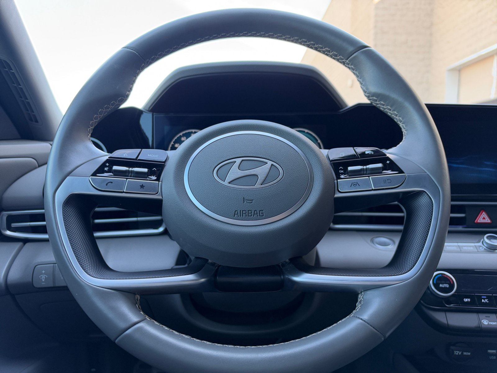 Certified 2025 Hyundai Elantra SEL FWD image 9