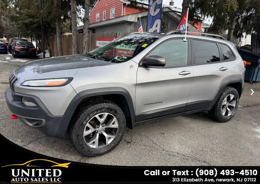 Used 2015 Jeep Cherokee Trailhawk w/ Comfort/Convenience Group AWD/4WD image 19