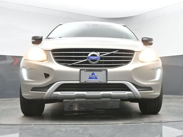 Used 2017 Volvo XC60 T5 Dynamic FWD image 12