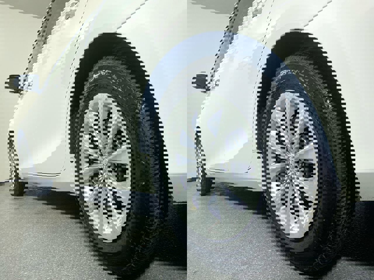 Used 2015 Toyota Camry LE image 3