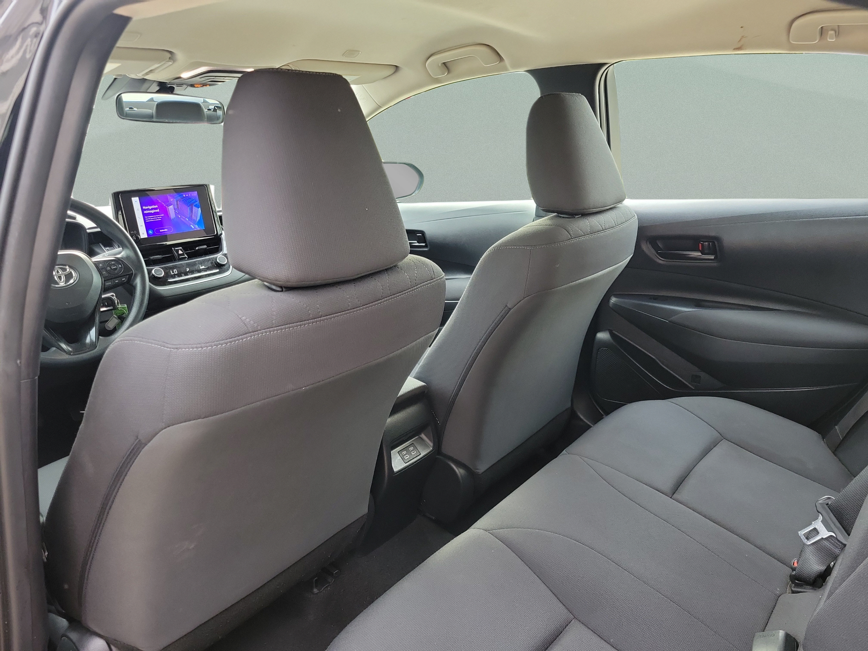 Used 2024 Toyota Corolla LE FWD image 19