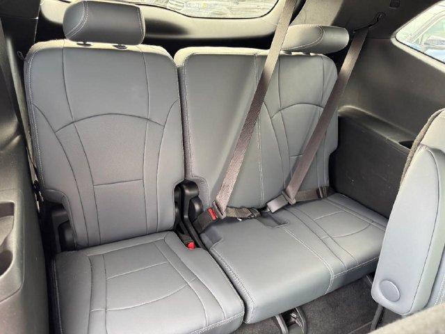 Used 2023 Buick Enclave Essence AWD/4WD image 14