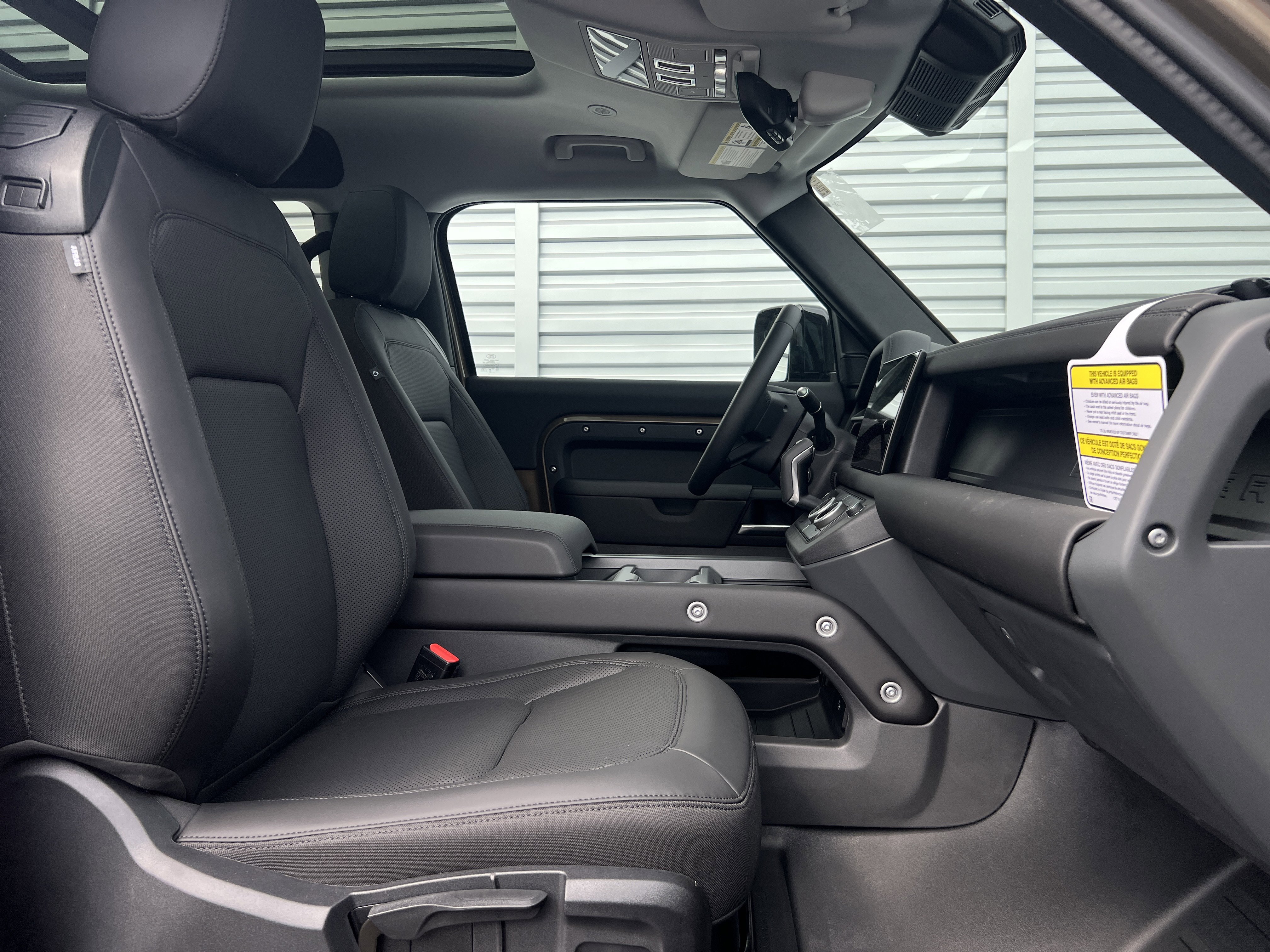 New 2025 Land Rover Defender 90 S image 28