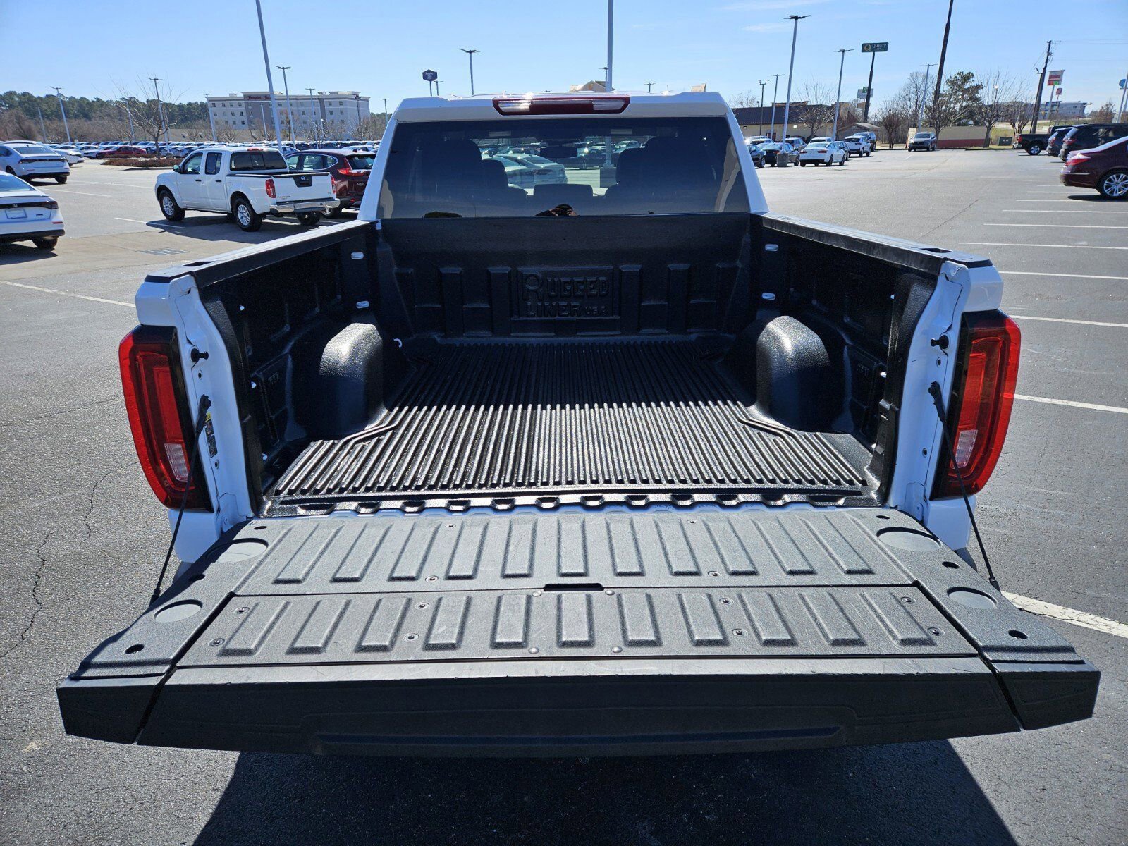 Used 2025 GMC Sierra 1500 SLT image 18