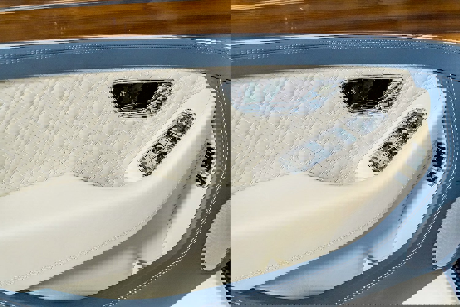 Used 2021 Bentley Continental GT image 33