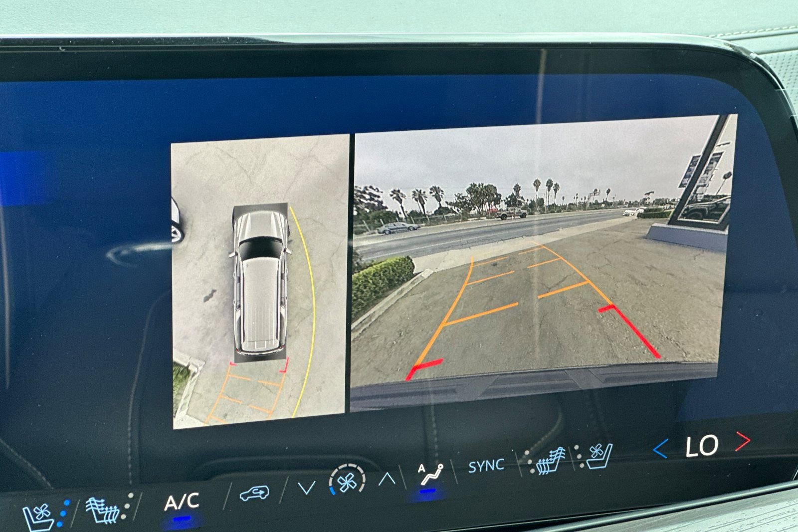 New 2025 Chevrolet Suburban Premier image 22