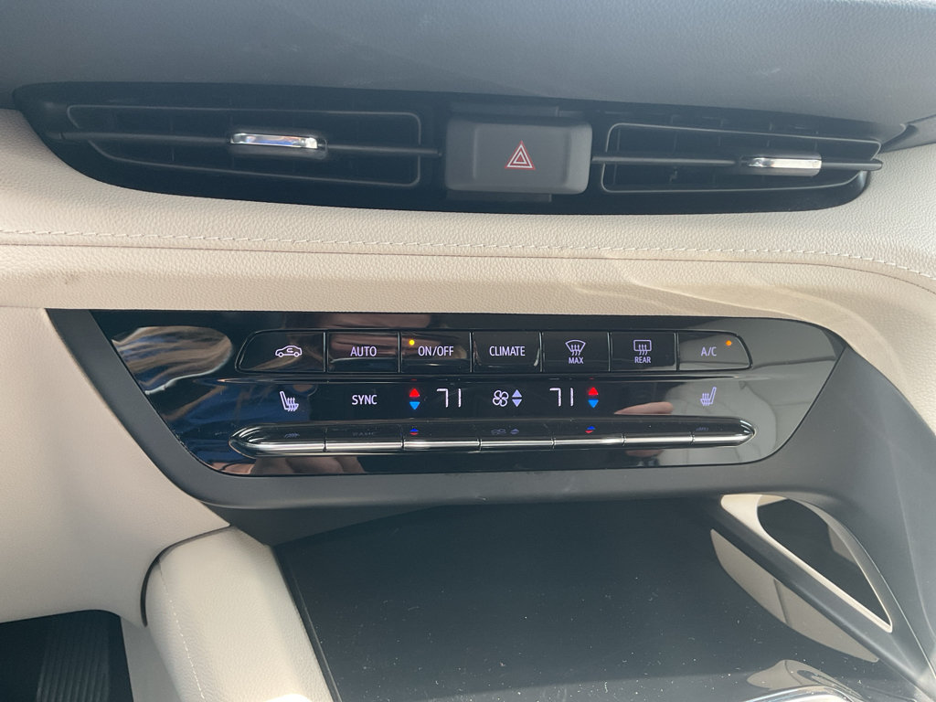Used 2021 Buick Envision Essence FWD image 26