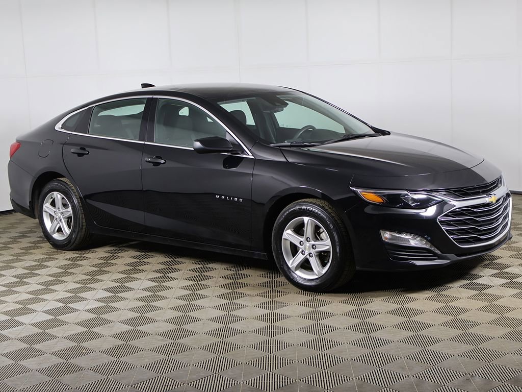 Used 2024 Chevrolet Malibu LT FWD image 2