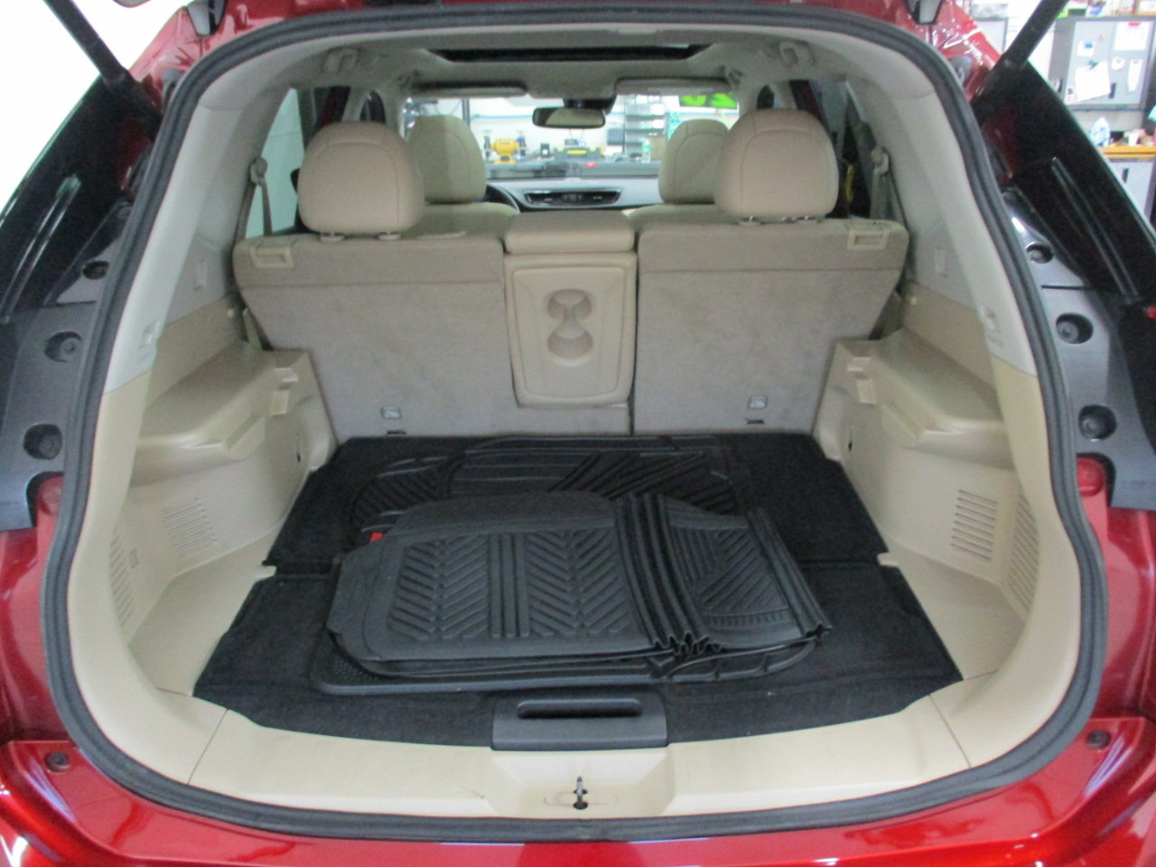 Used 2020 Nissan Rogue SL w/ Premium Package image 16