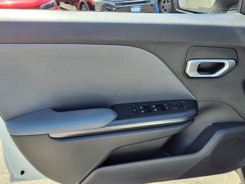 Used 2025 Kia K4 FWD image 12