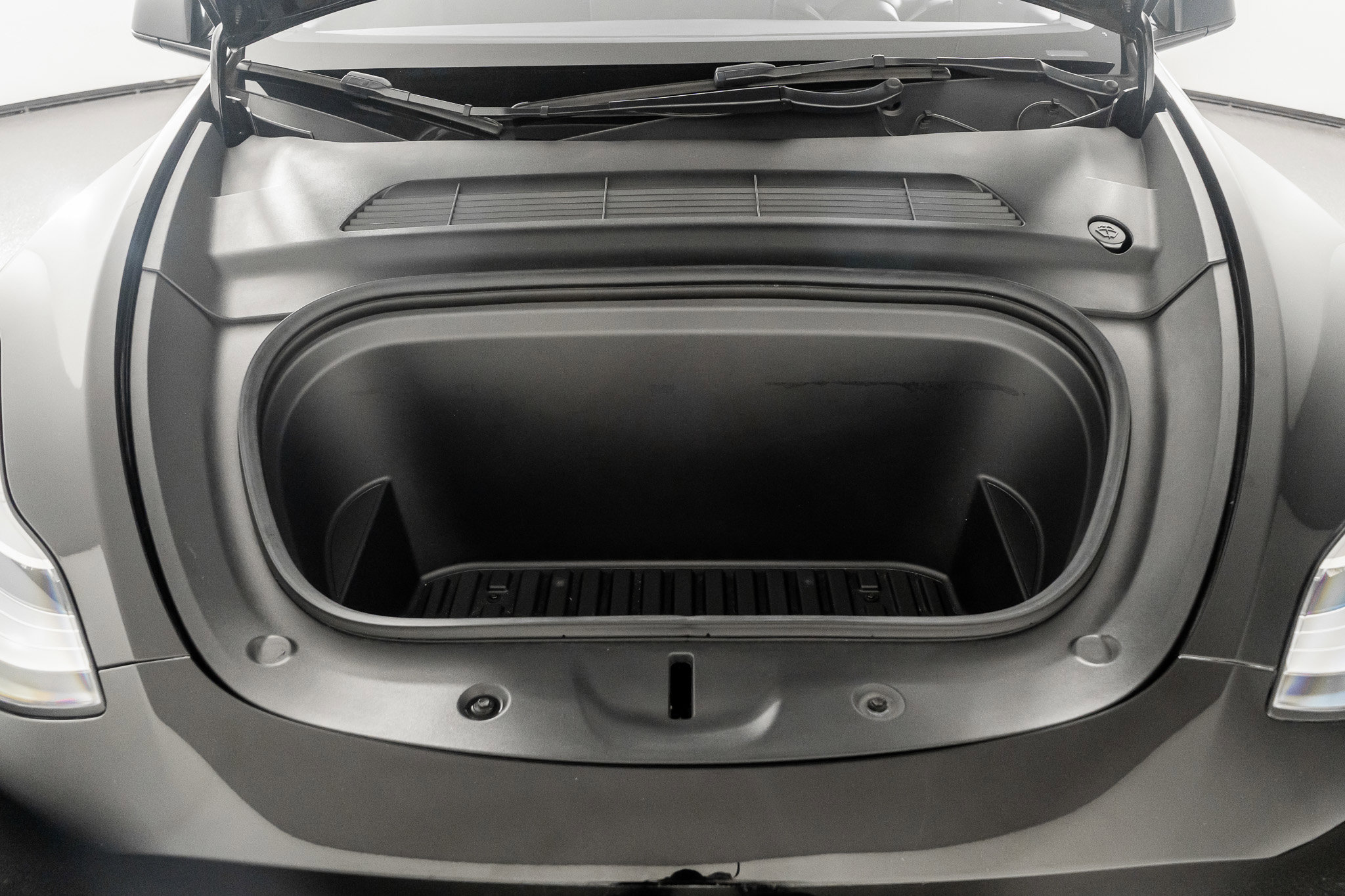 Used 2022 Tesla Model Y Long Range image 46