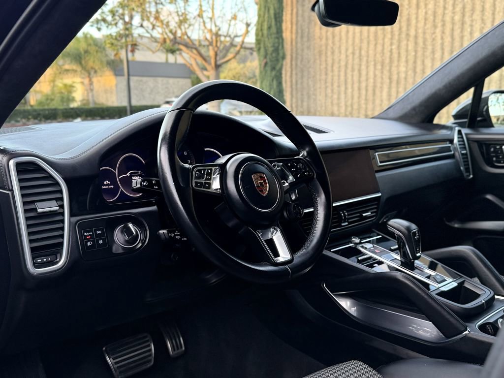 Used 2023 Porsche Cayenne Turbo S AWD/4WD image 41