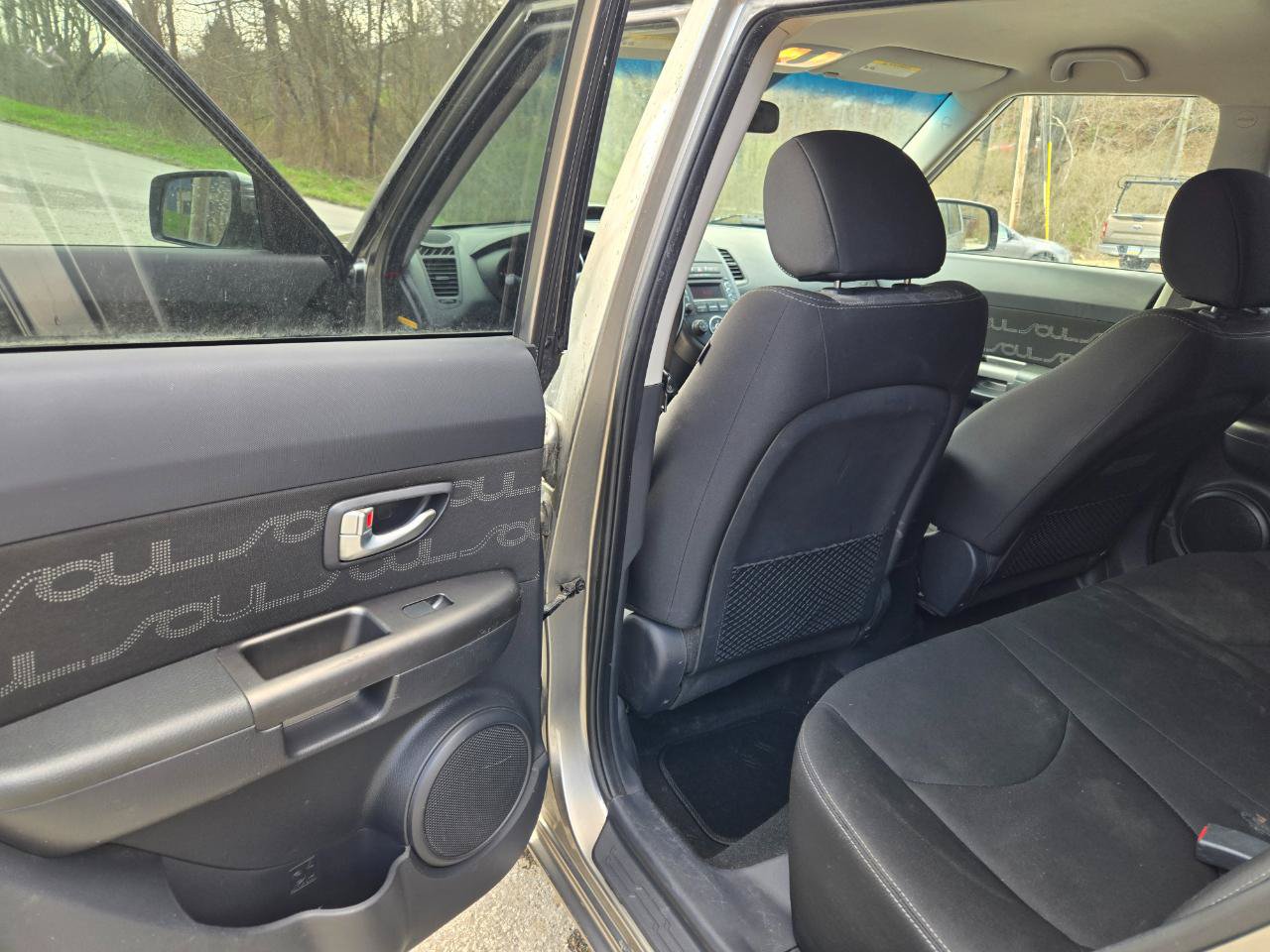 Used 2013 Kia Soul + FWD image 13