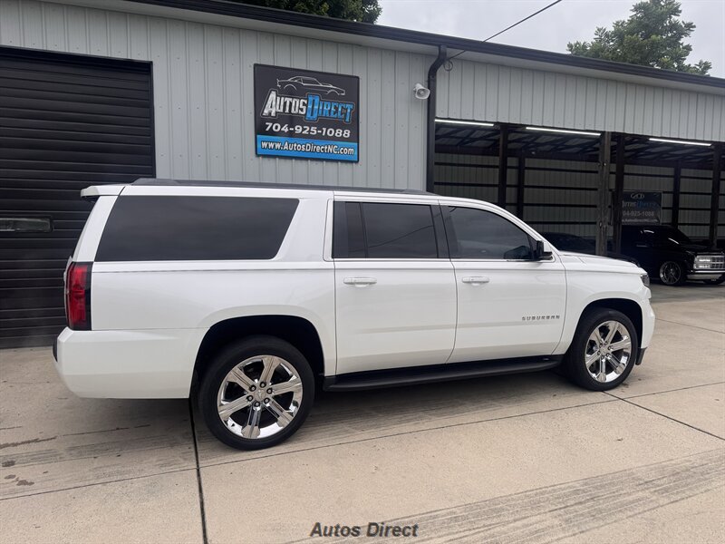 Used 2019 Chevrolet Suburban LT w/ Luxury Package RWD image 10