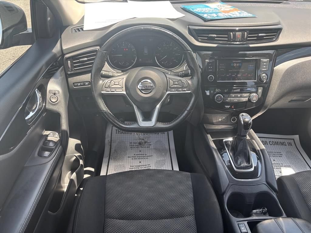 Used 2022 Nissan Rogue Sport SV FWD image 3