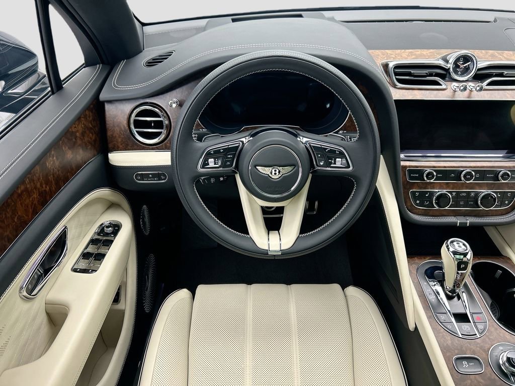 Used 2025 Bentley Bentayga Extended Wheelbase image 10