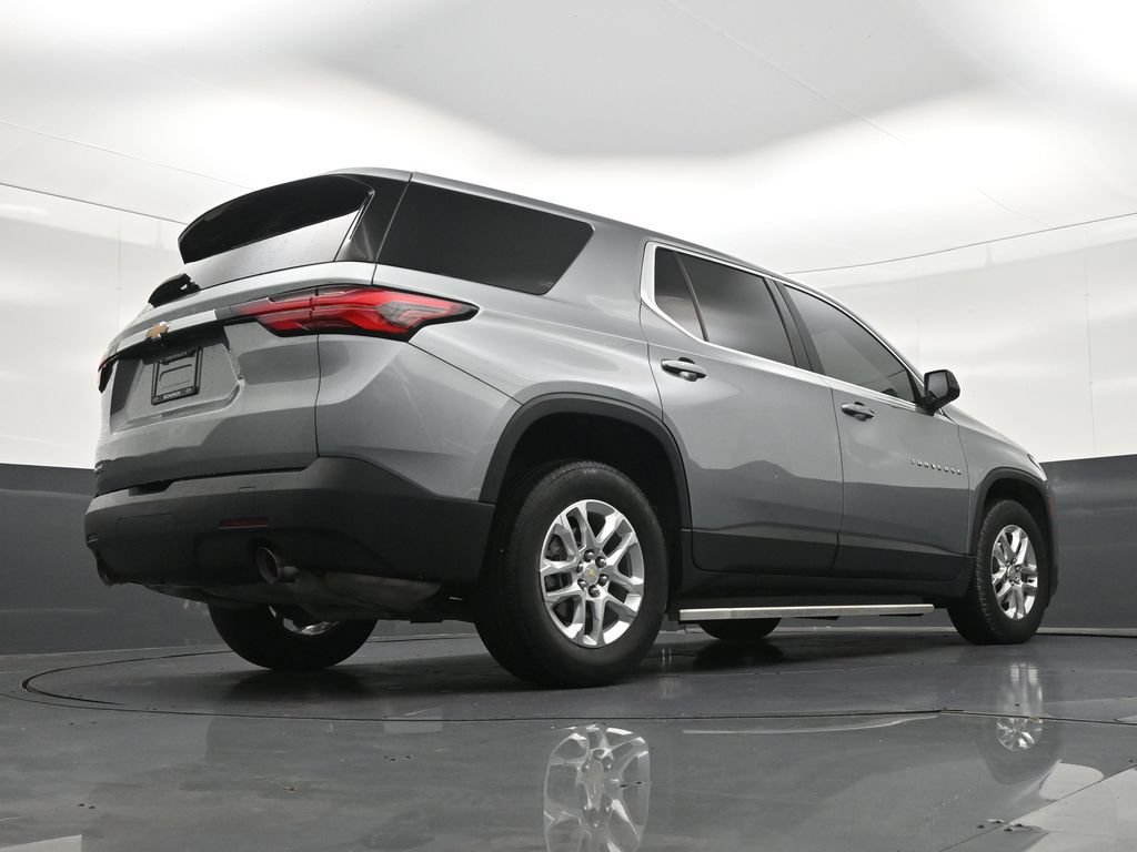 Used 2023 Chevrolet Traverse LS FWD image 28