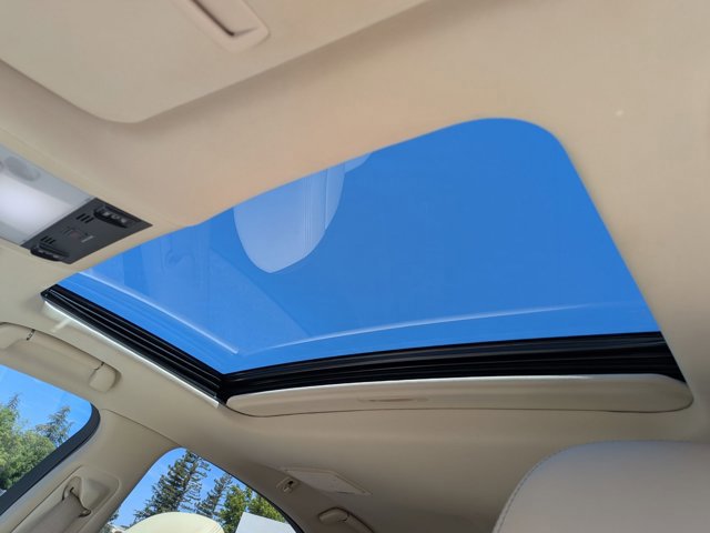 Used 2015 Lexus LS 460 w/ Comfort Package image 16