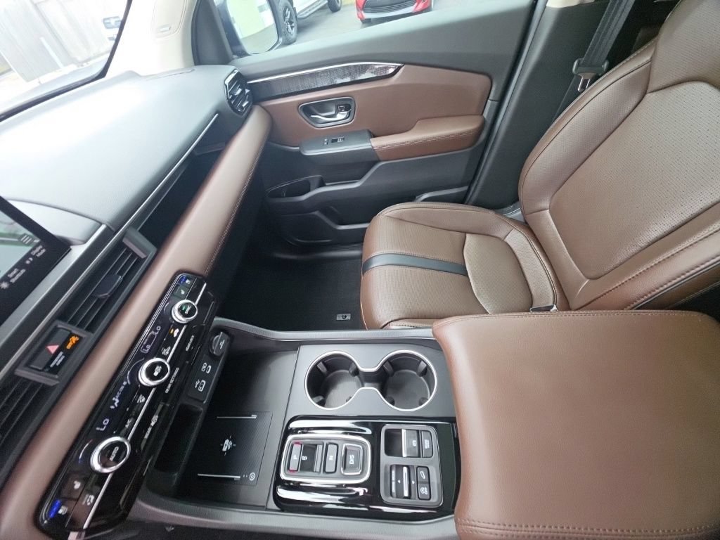 Certified 2025 Honda Pilot Elite image 24