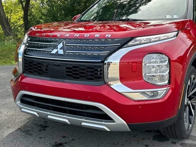 Used 2023 Mitsubishi Outlander 4WD Plug-In Hybrid image 9