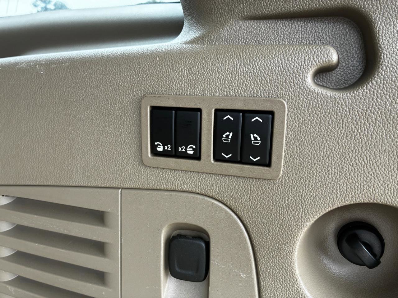 Used 2020 Chevrolet Suburban Premier RWD image 32