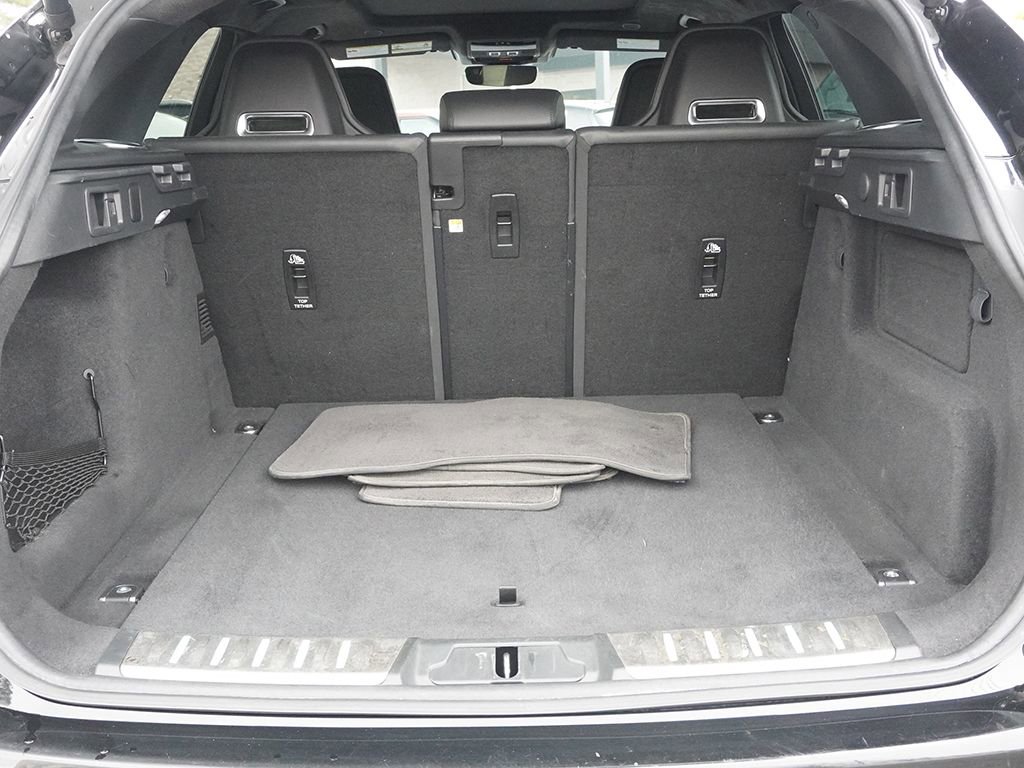 Used 2022 Jaguar F-PACE SVR image 23