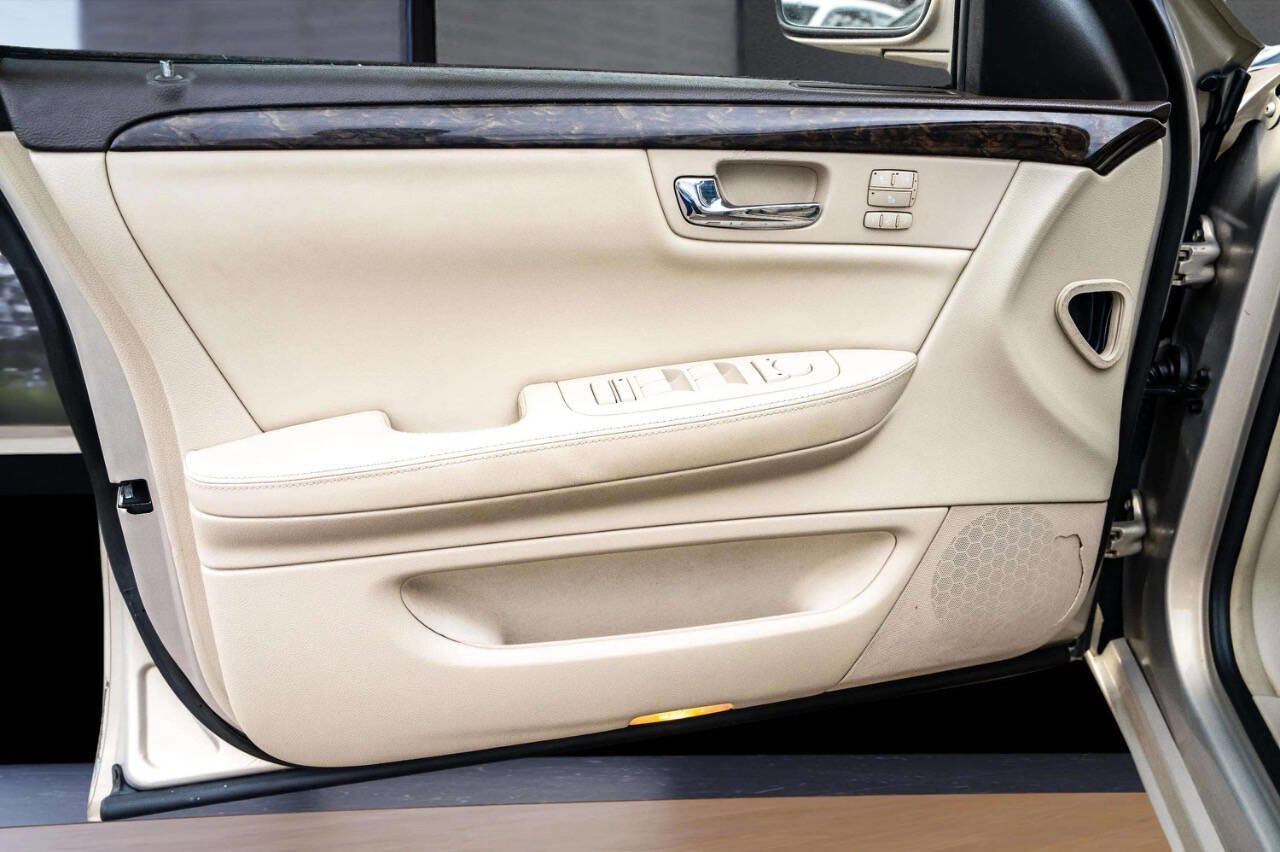 Used 2008 Cadillac DTS Luxury II w/ Sun And Sound Package image 19