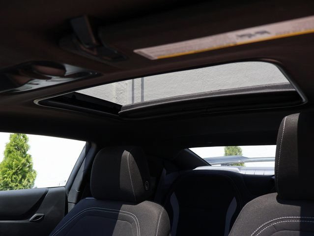 Used 2023 Chevrolet Camaro LT w/ Technology Package RWD image 36