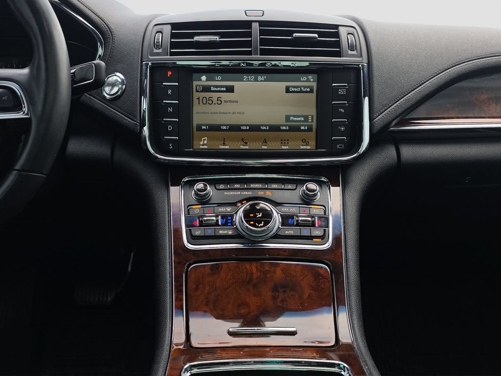 Used 2017 Lincoln Continental Reserve w/ Technology Package AWD/4WD image 14