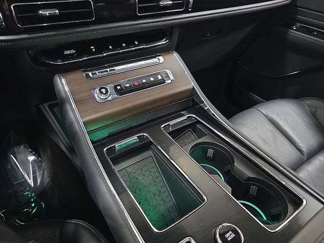 Used 2025 Lincoln Aviator Reserve w/ Illumination Package AWD/4WD image 21