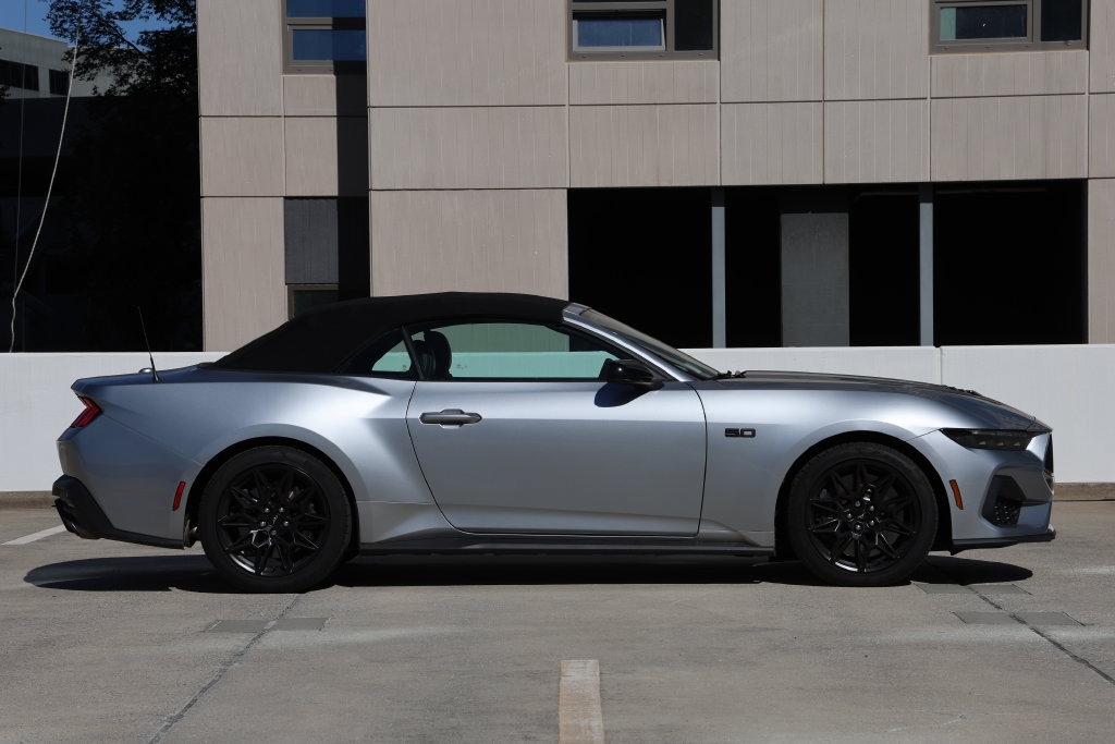 Used 2025 Ford Mustang GT Premium w/ GT Performance Package RWD image 6